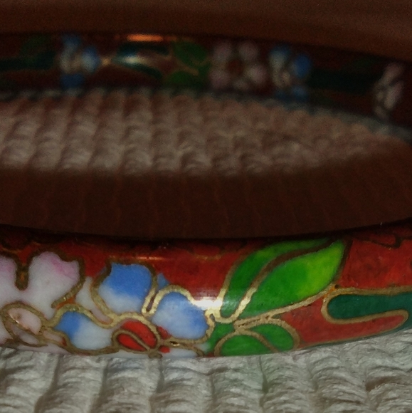 Hand enameled oriental design bangle bracelet - Picture 9 of 16